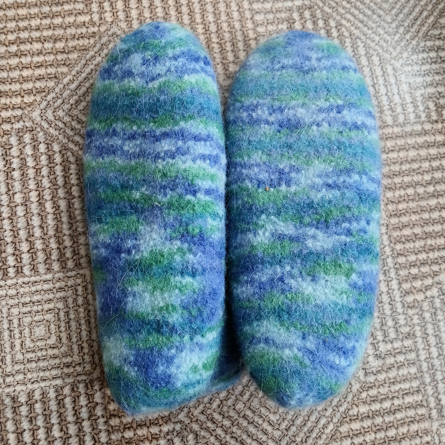 Рассказываем о валенных тапочках